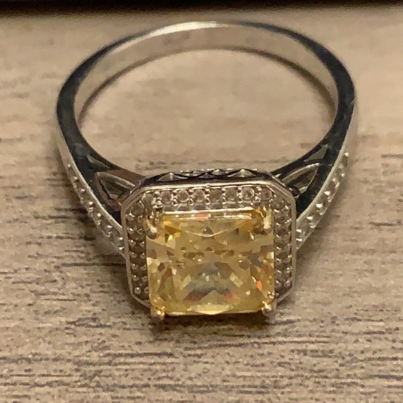 The Bradford Exchange Jewelry - Bradford exchange canary princess halo ring